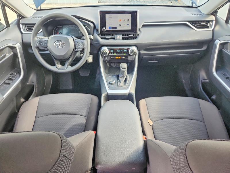 2025 TOYOTA RAV4 LE — Фото 8 из 13
