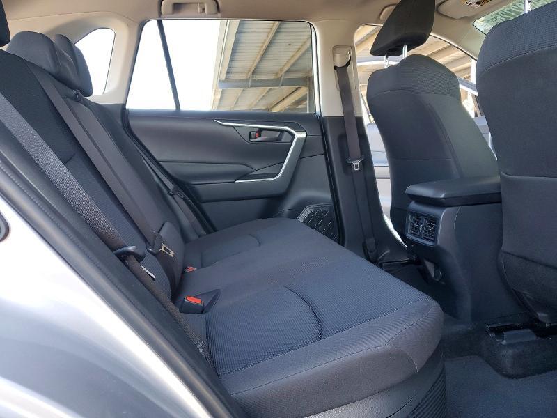 2025 TOYOTA RAV4 LE — Фото 10 из 13