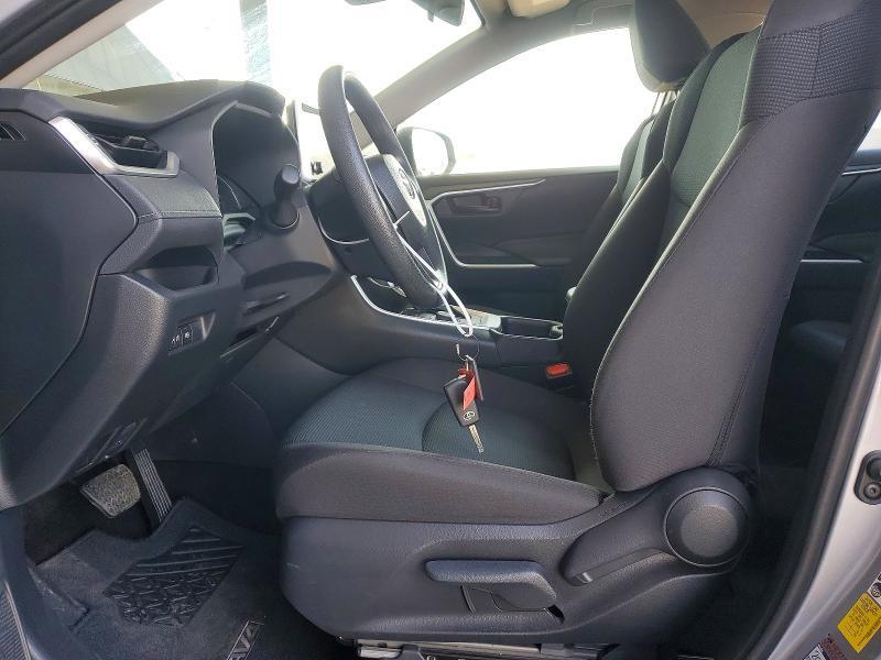 2025 TOYOTA RAV4 LE — Фото 7 из 13