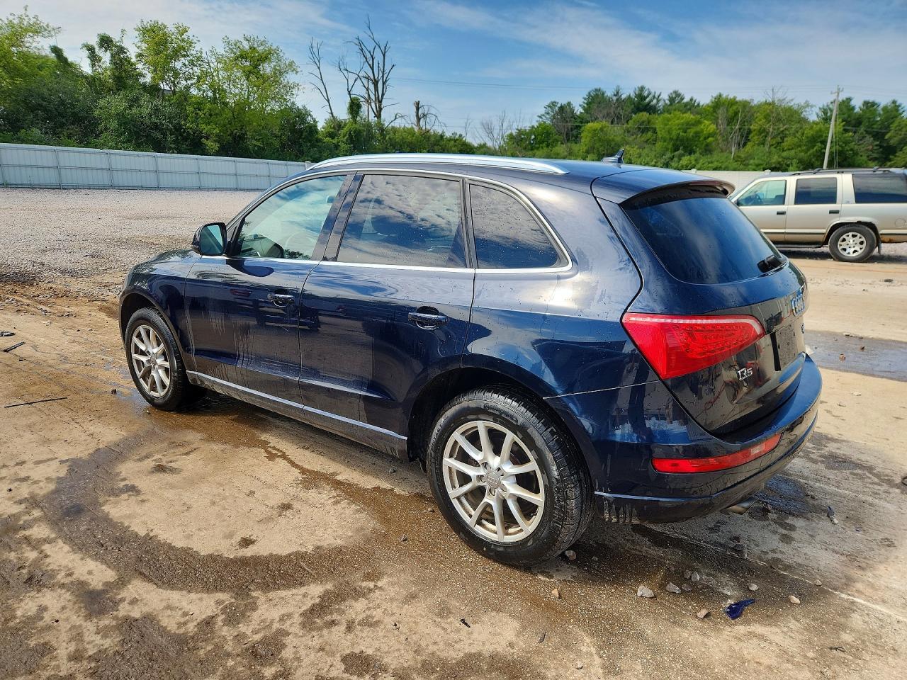 2011 AUDI Q5 PREMIUM PLUS — Фото 2 из 13