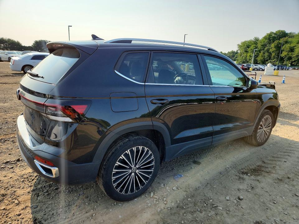 2025 VOLKSWAGEN TAOS SE — Фото 3 из 14