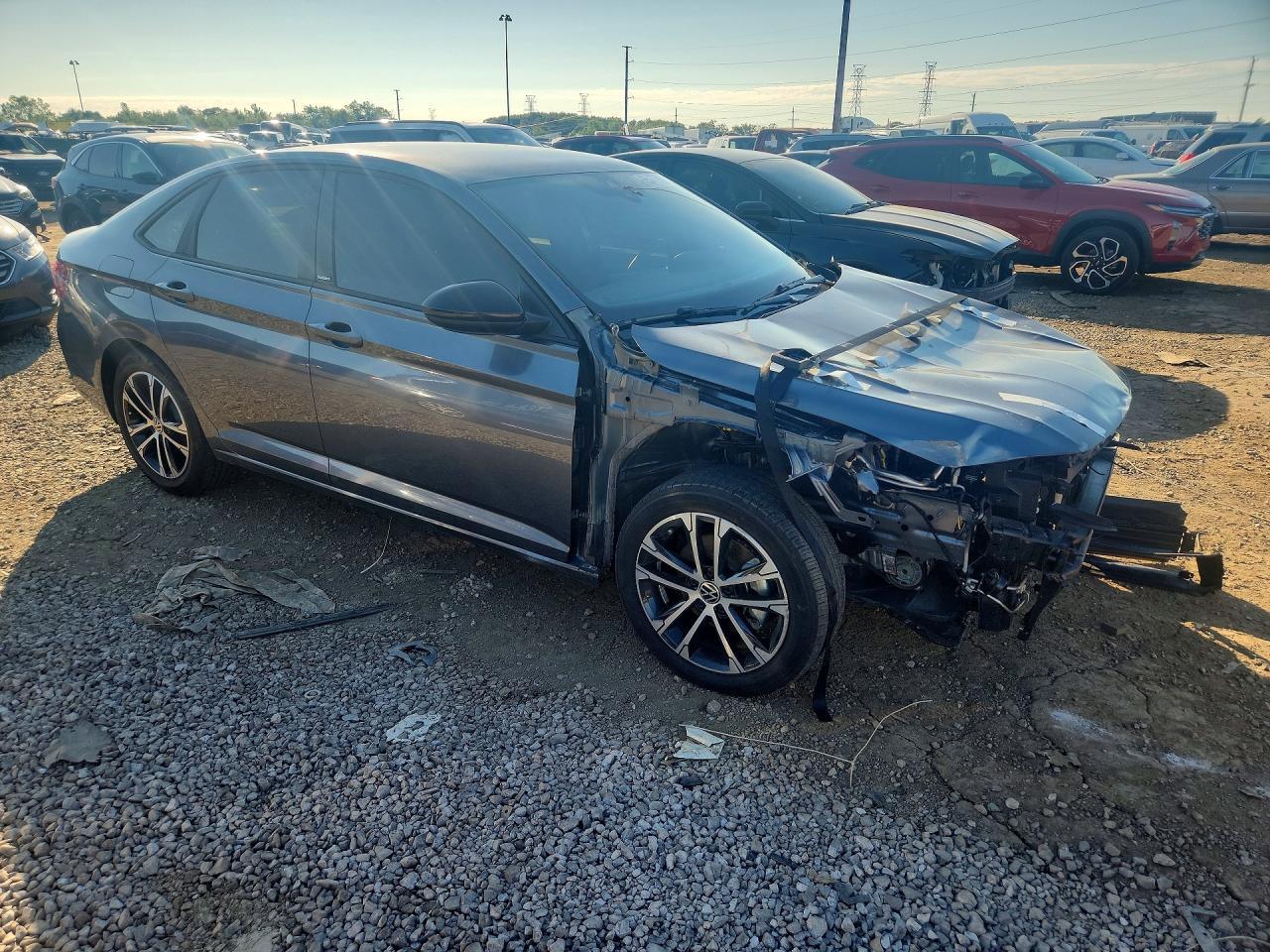 2025 VOLKSWAGEN JETTA SPORT — Фото 4 из 12