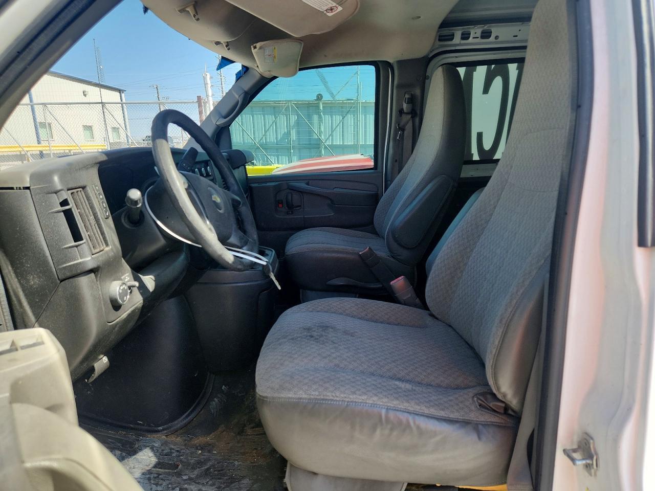 2014 CHEVROLET EXPRESS G2500 — Фото 7 из 14