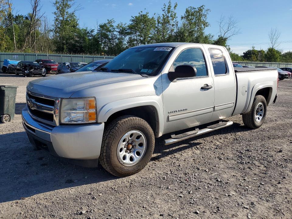 2011 CHEVROLET SILVERADO 1GCRKSEA3BZ131615