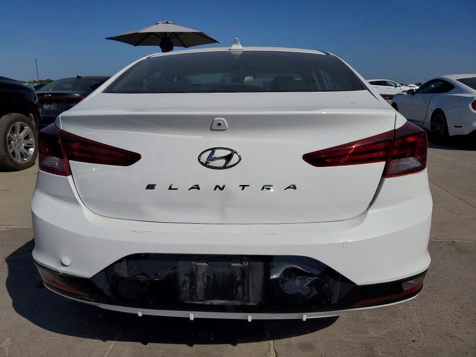 2019 HYUNDAI ELANTRA SEL — Фото 6 из 12