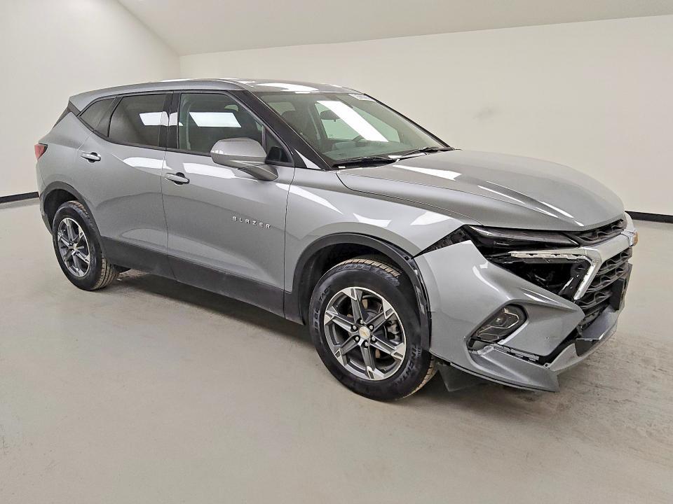2026 CHEVROLET BLAZER 2LT — Фото 4 из 13