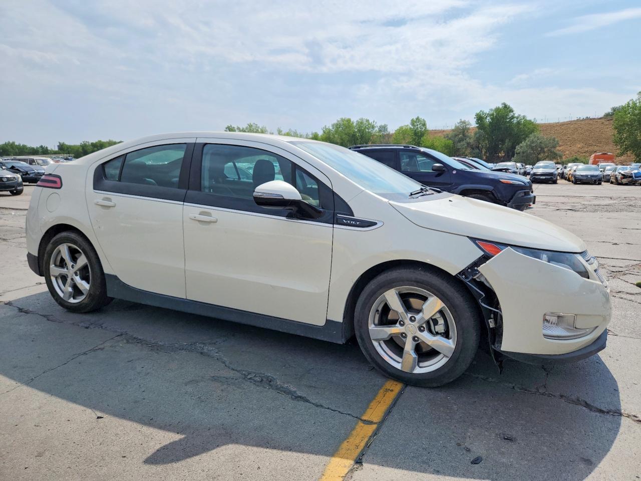 2014 CHEVROLET VOLT — Фото 4 из 12