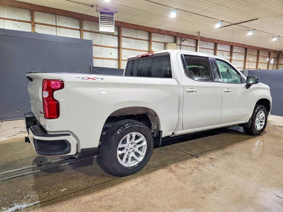 2026 CHEVROLET SILVERADO K1500 RST — Фото 3 из 13