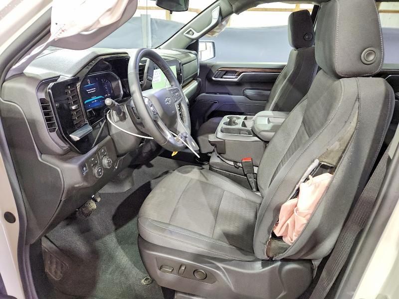 2026 CHEVROLET SILVERADO K1500 RST — Фото 7 из 13