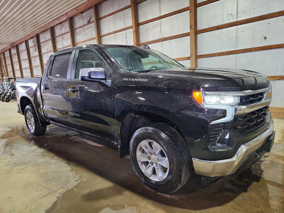 2026 CHEVROLET SILVERADO K1500 LT — Фото 4 из 13