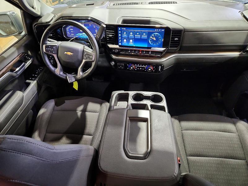 2026 CHEVROLET SILVERADO K1500 LT — Фото 8 из 13