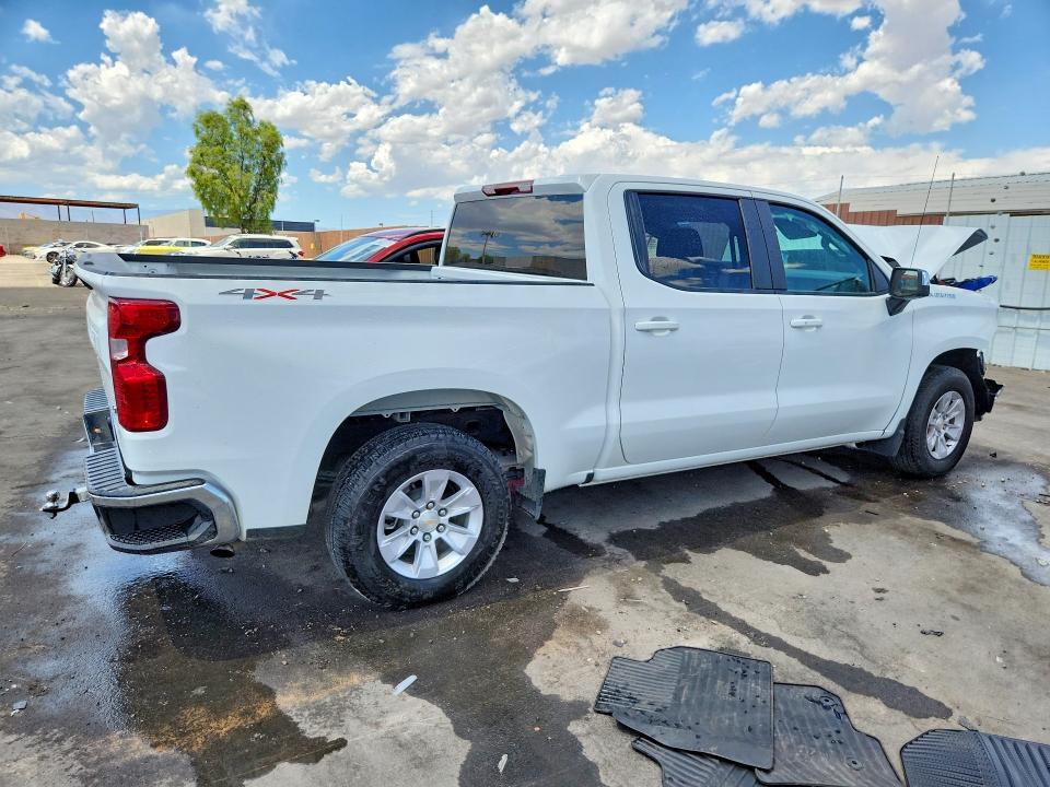 2026 CHEVROLET SILVERADO K1500 LT — Фото 3 из 13