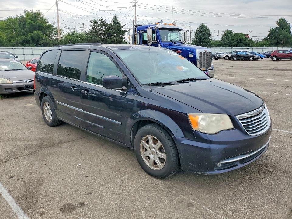 2A4RR5DG1BR621459 2011 CHRYSLER TOWN & COUNTRY photo no. 4