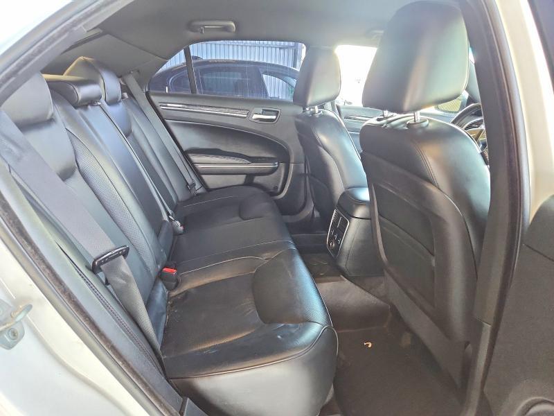 2011 CHRYSLER 300C — Фото 10 из 12