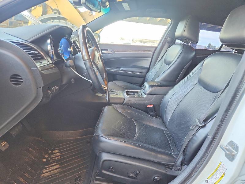 2011 CHRYSLER 300C — Фото 7 из 12