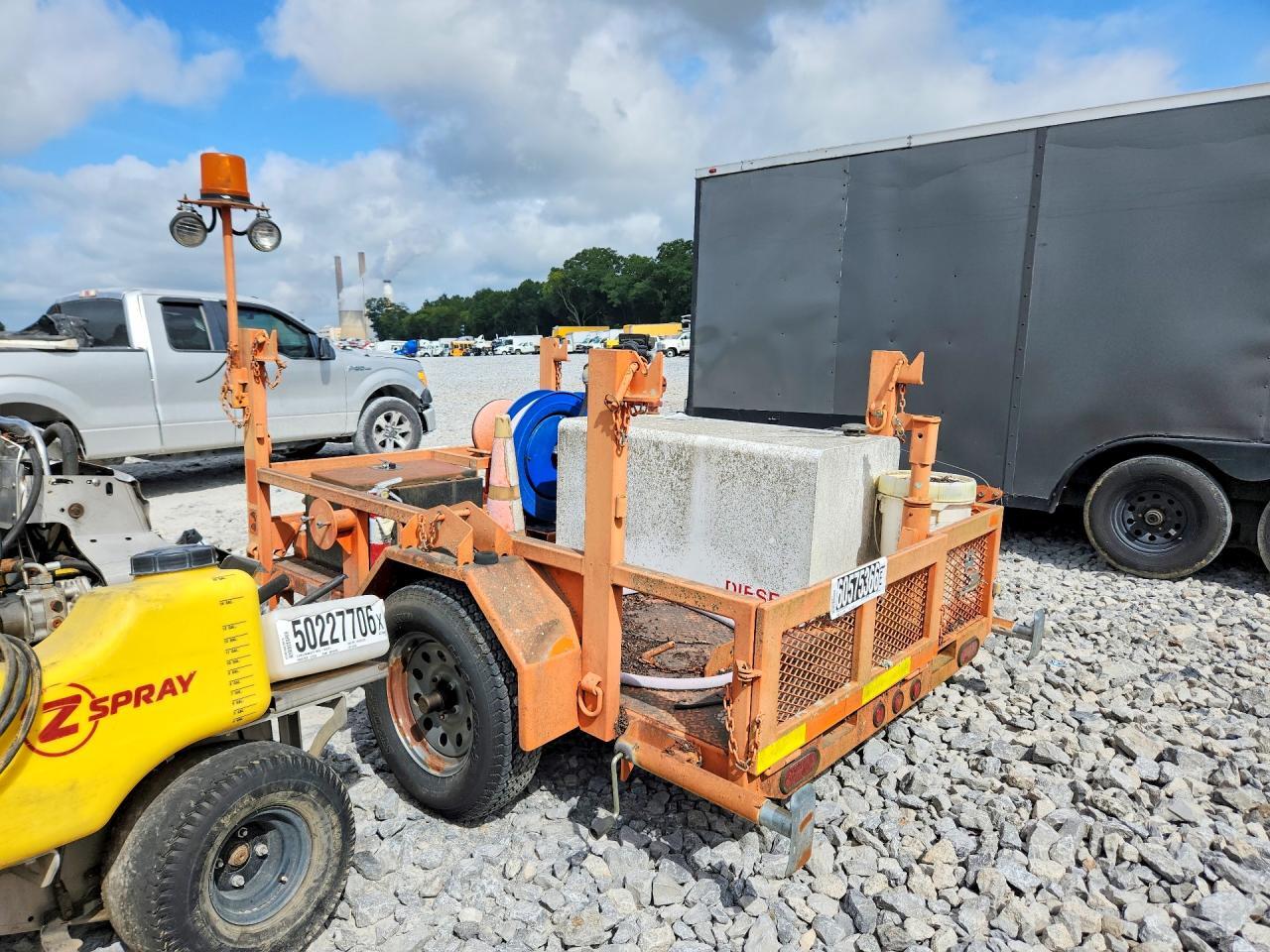 2011 CLTG CUSTOM FUEL TRAILER — Фото 2 из 10