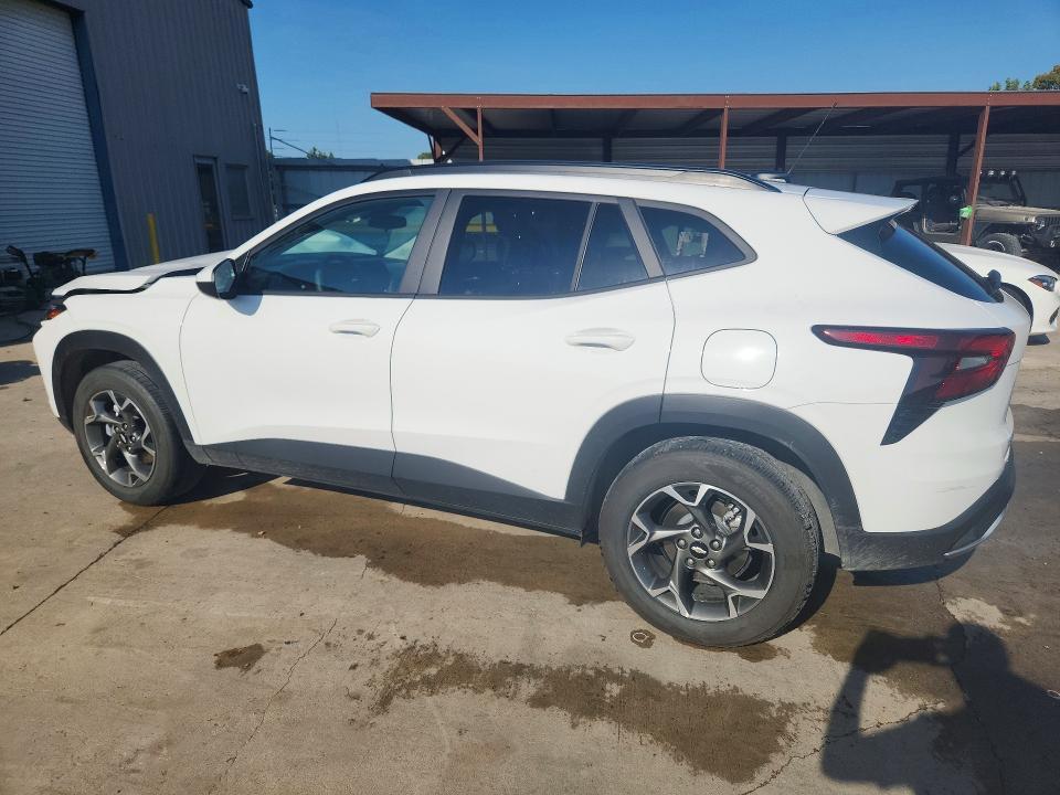 2026 CHEVROLET TRAX 1LT — Фото 2 из 13
