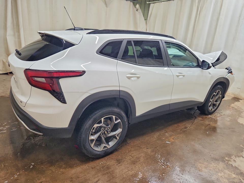 2026 CHEVROLET TRAX 1LT — Фото 3 из 13