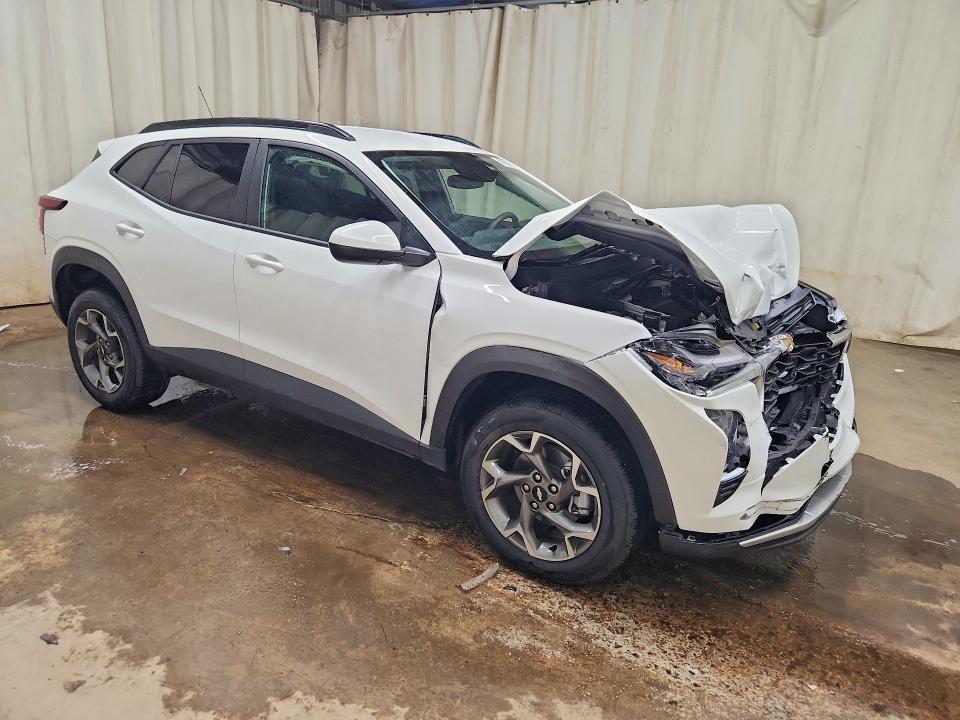 2026 CHEVROLET TRAX 1LT — Фото 4 из 13