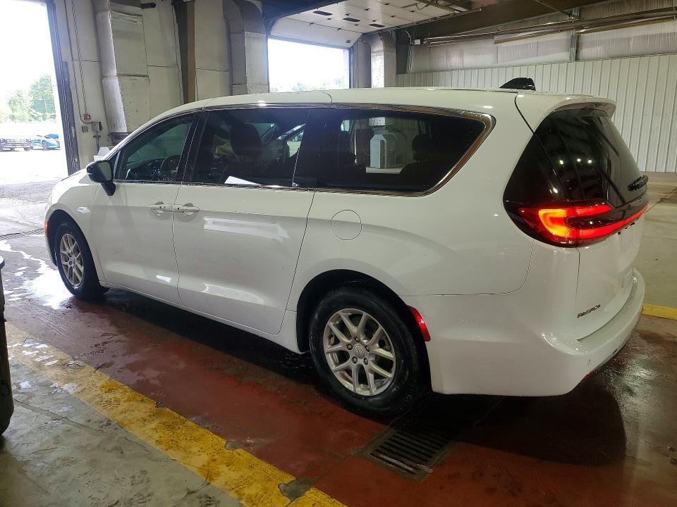 2026 CHRYSLER PACIFICA SELECT — Фото 2 из 13