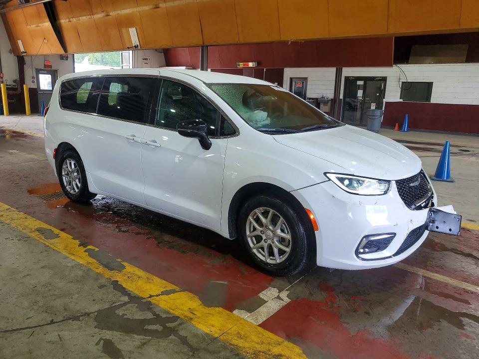 2026 CHRYSLER PACIFICA SELECT — Фото 4 из 13