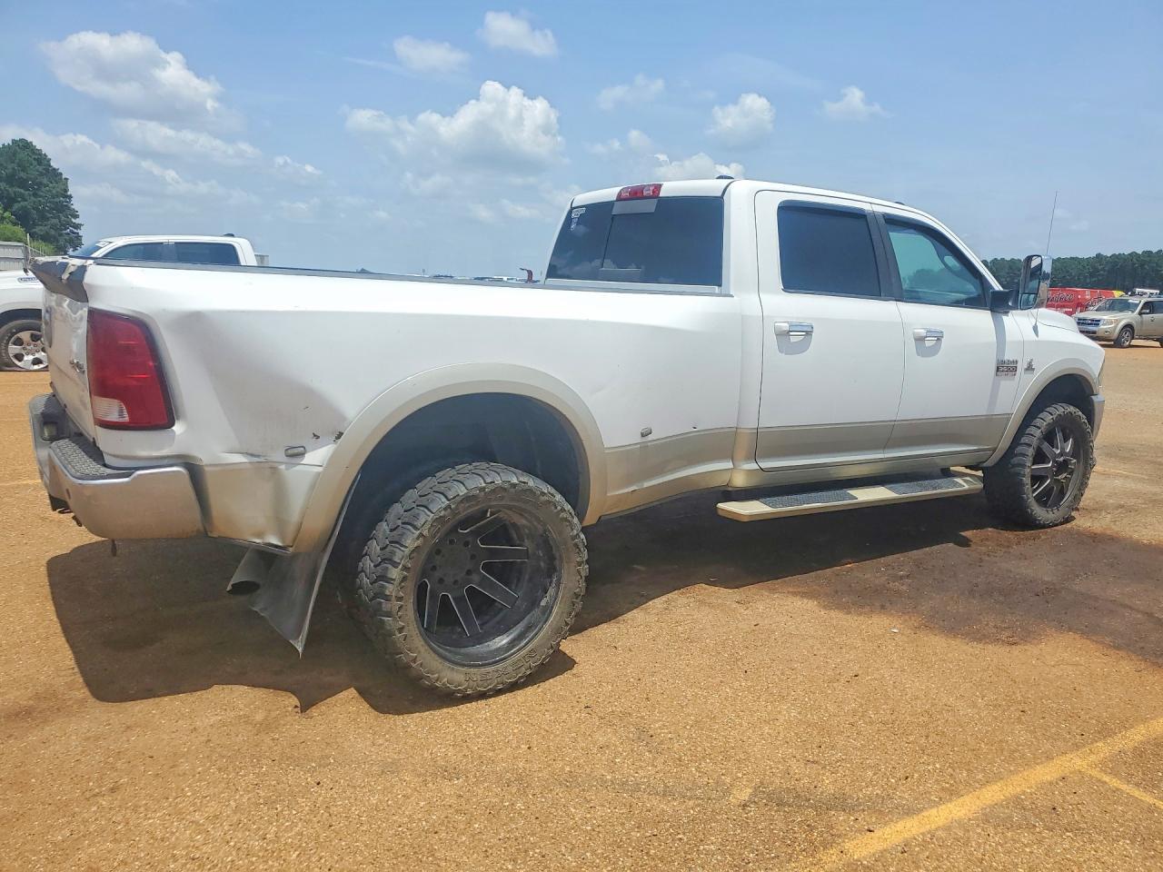 2011 DODGE RAM 3500 — Фото 3 из 12