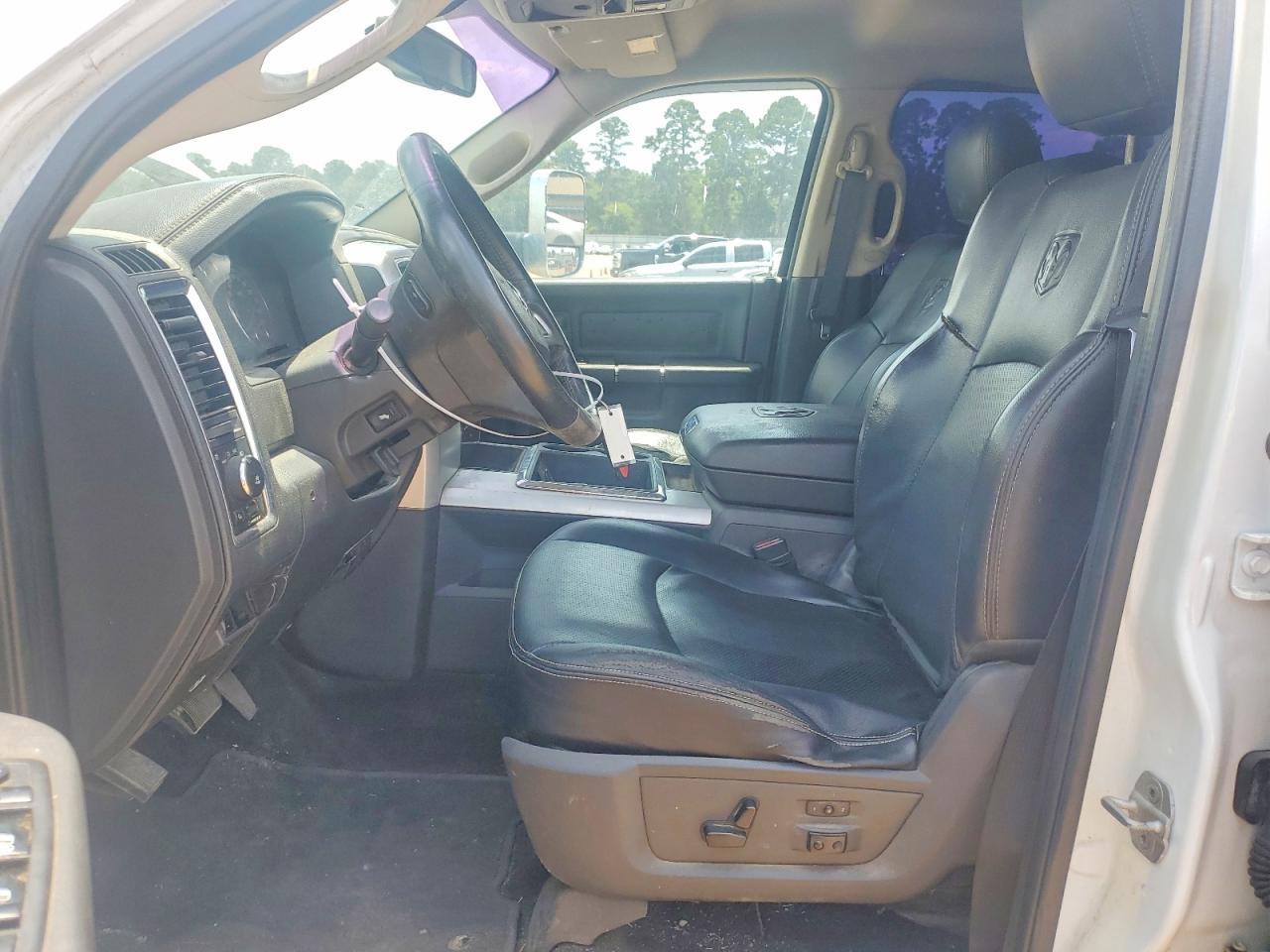 2011 DODGE RAM 3500 — Фото 7 из 12