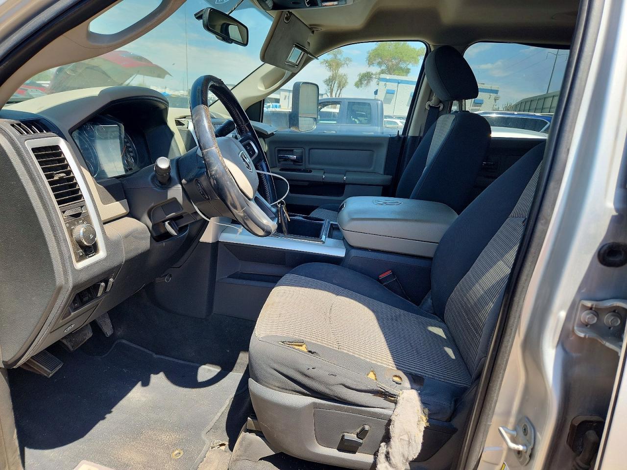 2011 DODGE RAM 3500 — Фото 7 из 12