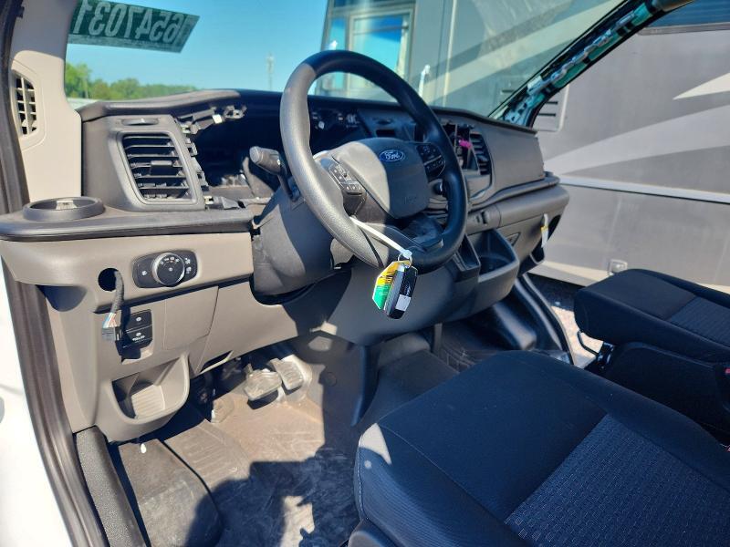 2026 FORD TRANSIT T-250 — Фото 8 из 13