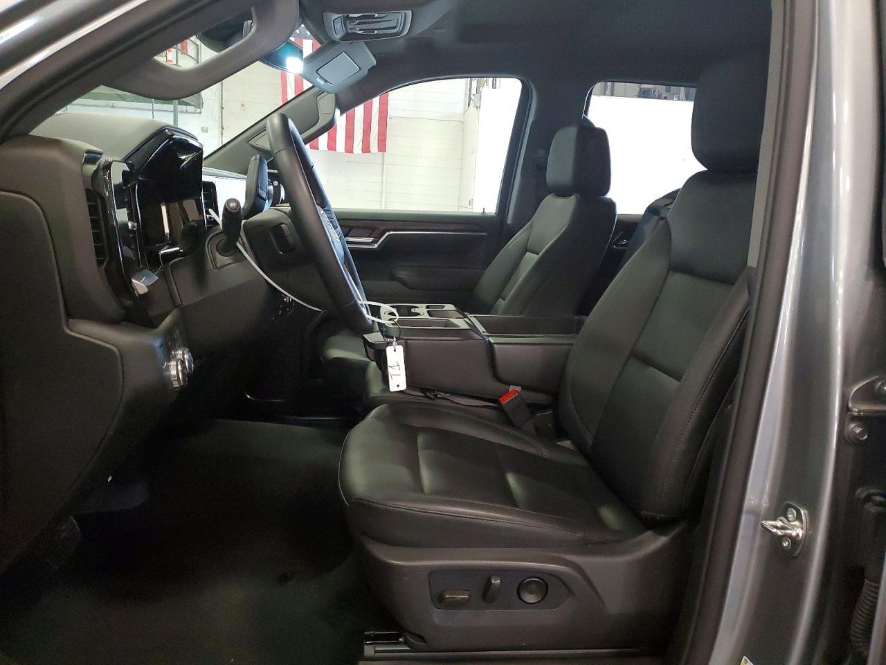 2026 GMC SIERRA K1500 SLT — Фото 7 из 12