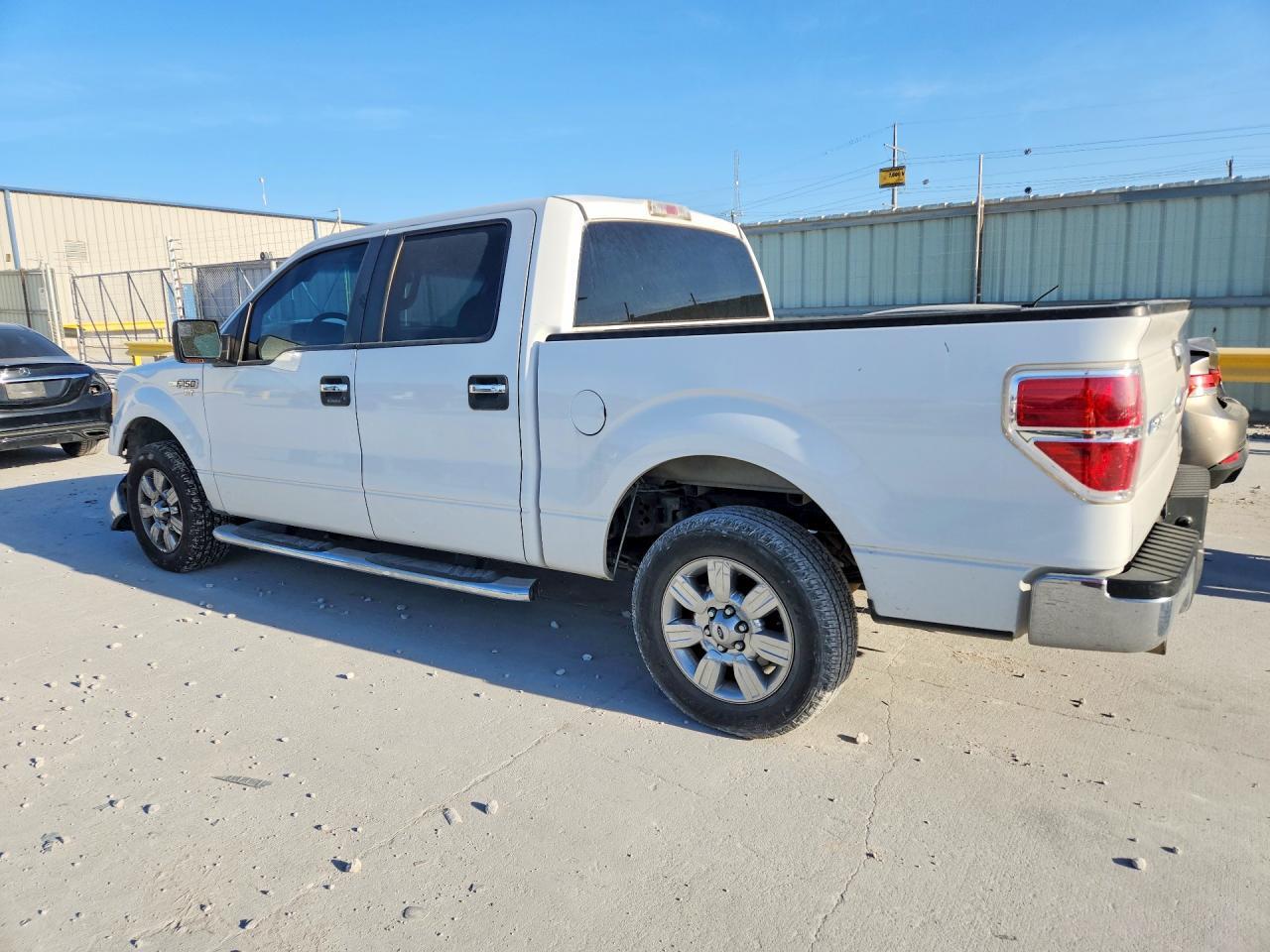 2011 FORD F150 SUPERCREW — Фото 2 из 12