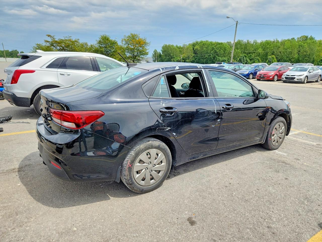 2019 KIA RIO S — Фото 3 из 12