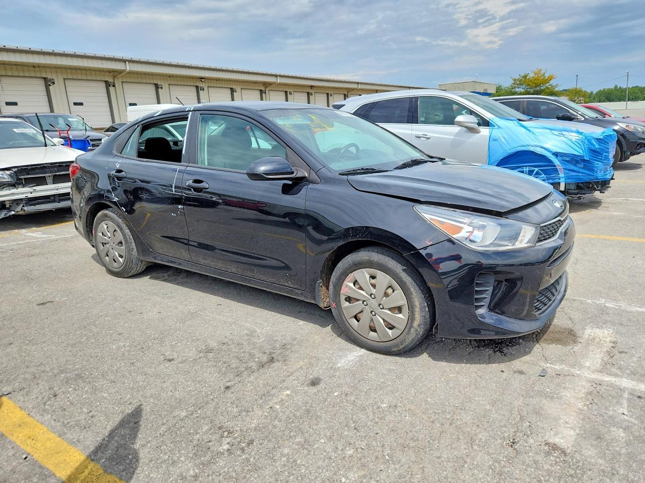 2019 KIA RIO S — Фото 4 из 12