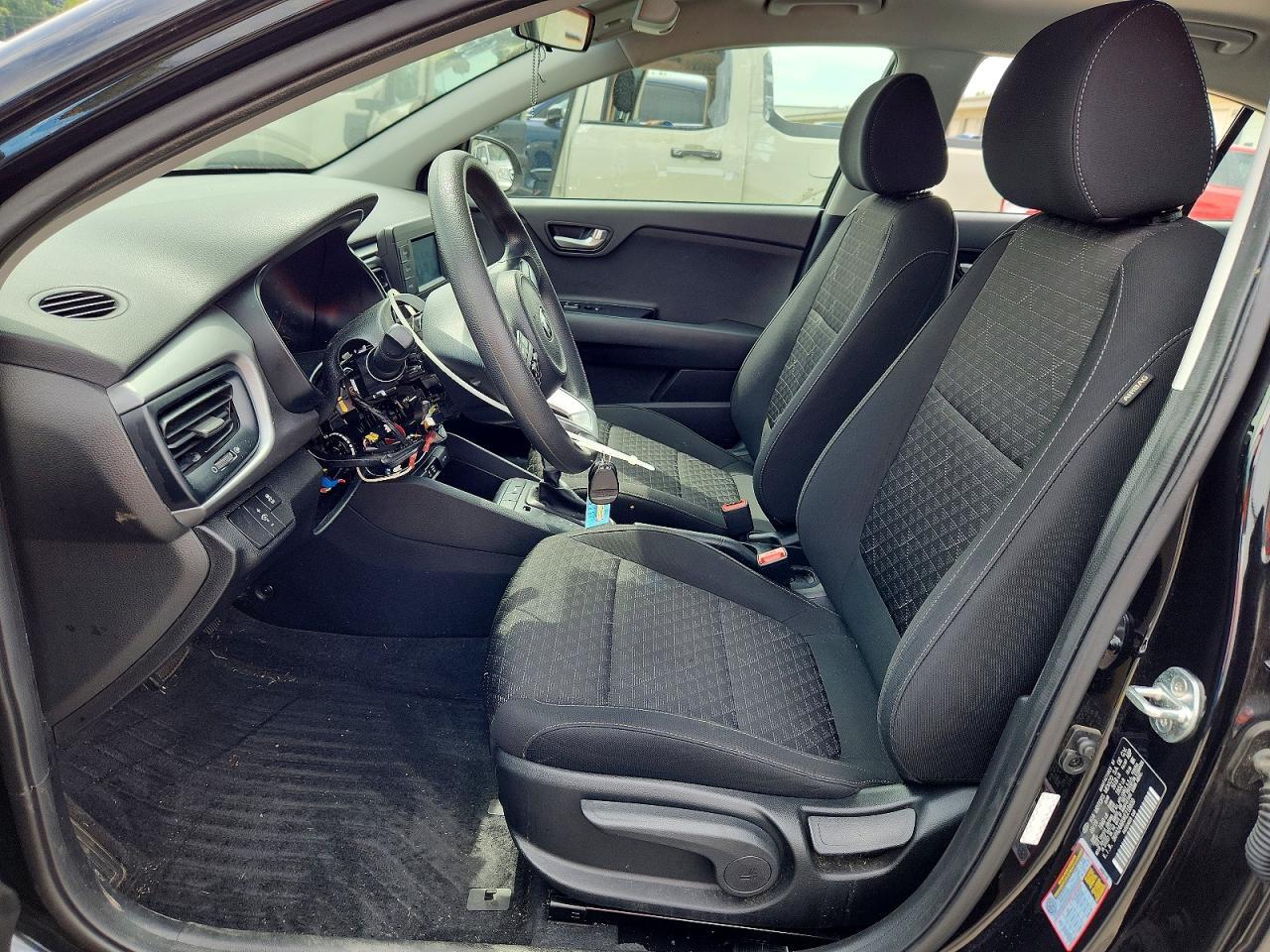 2019 KIA RIO S — Фото 7 из 12