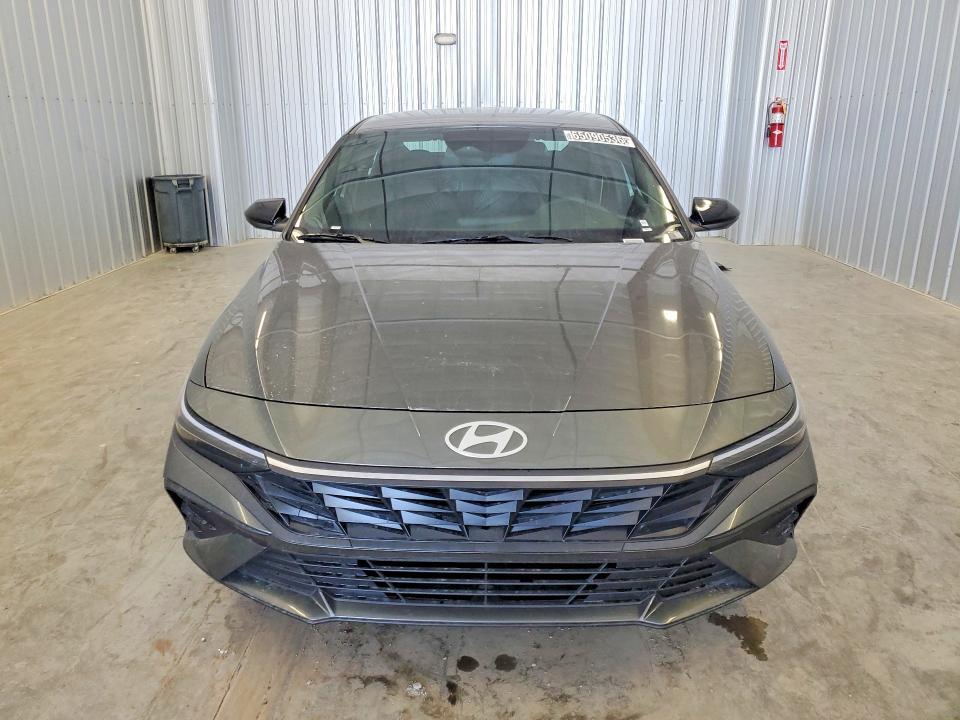 2026 HYUNDAI ELANTRA SEL SPORT — Фото 5 из 12