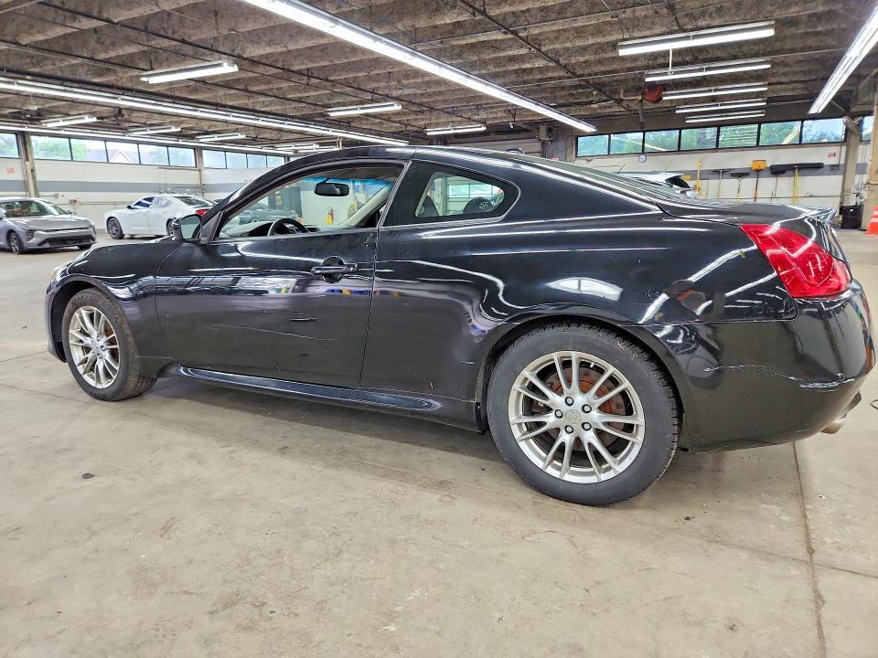 2011 INFINITI G37 COUPE X — Фото 2 из 12