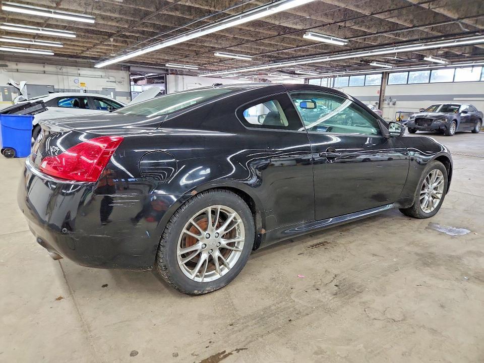 2011 INFINITI G37 COUPE X — Фото 3 из 12