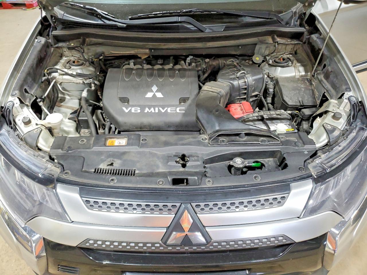 2019 MITSUBISHI OUTLANDER GT — Фото 12 из 13