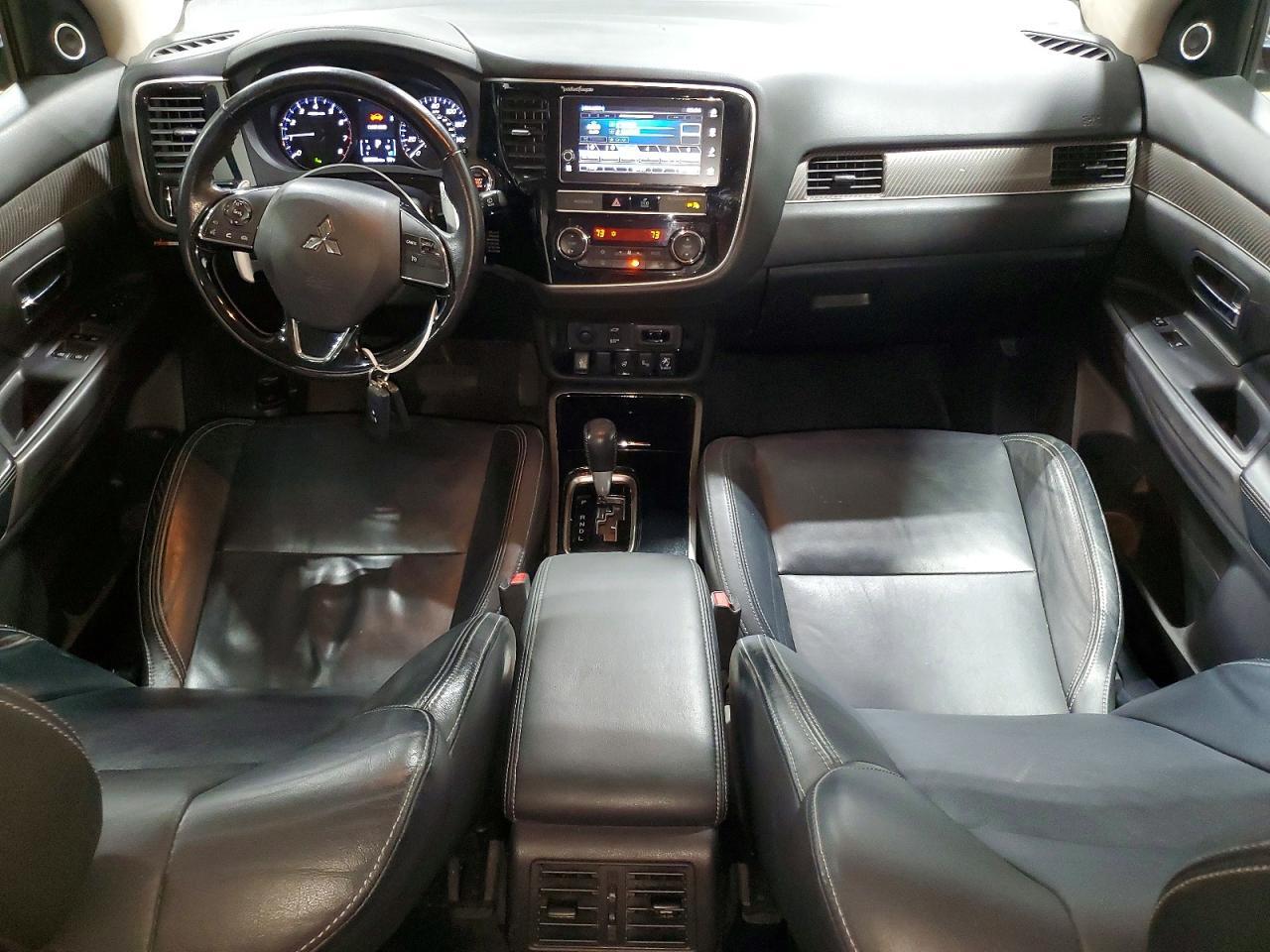 2019 MITSUBISHI OUTLANDER GT — Фото 8 из 13