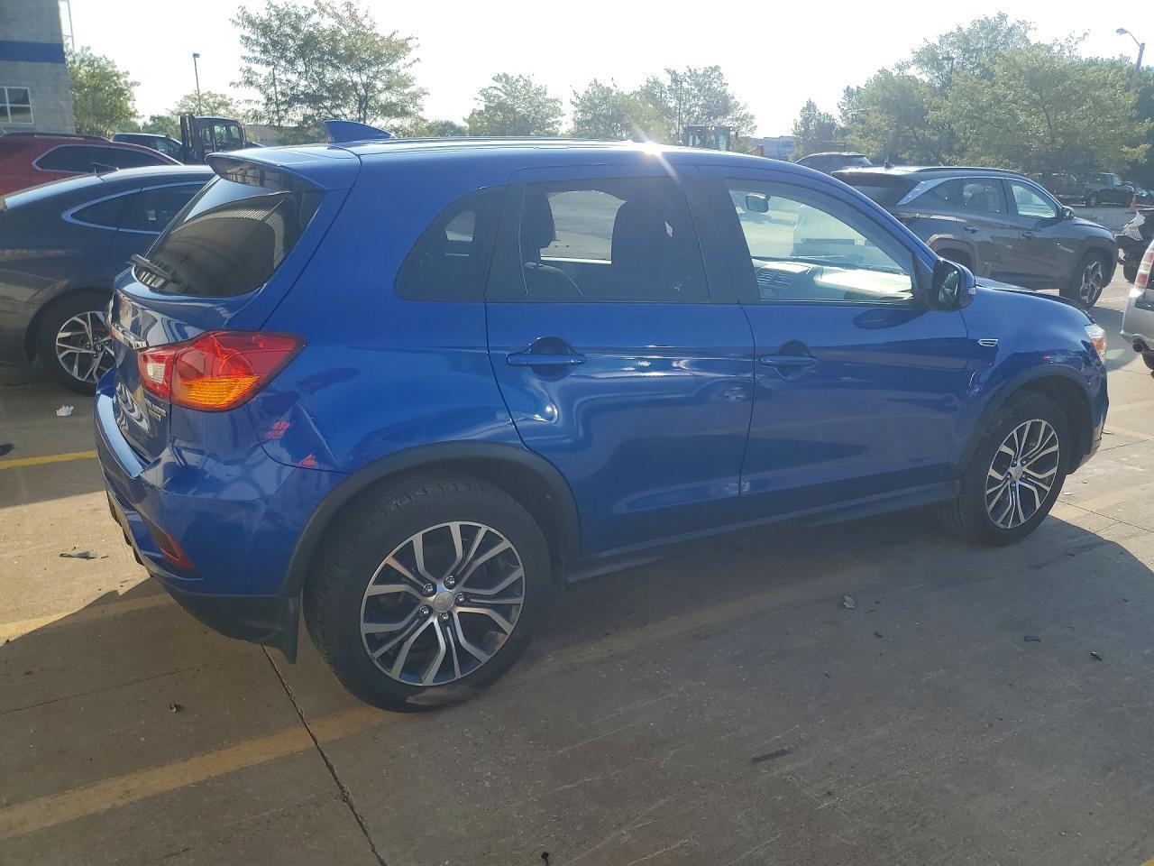 2019 MITSUBISHI OUTLANDER SPORT ES — Фото 3 из 14