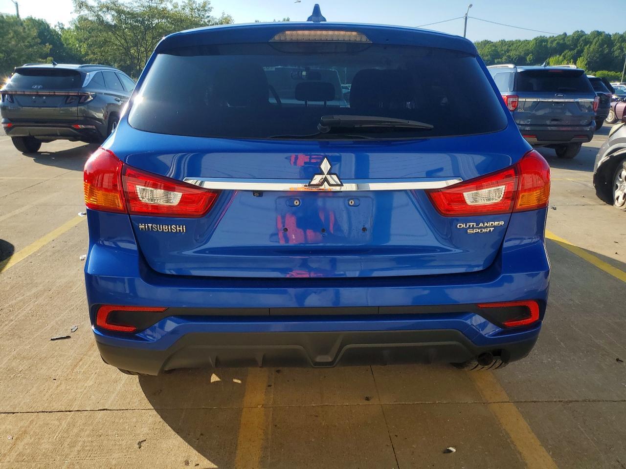 2019 MITSUBISHI OUTLANDER SPORT ES — Фото 6 из 14