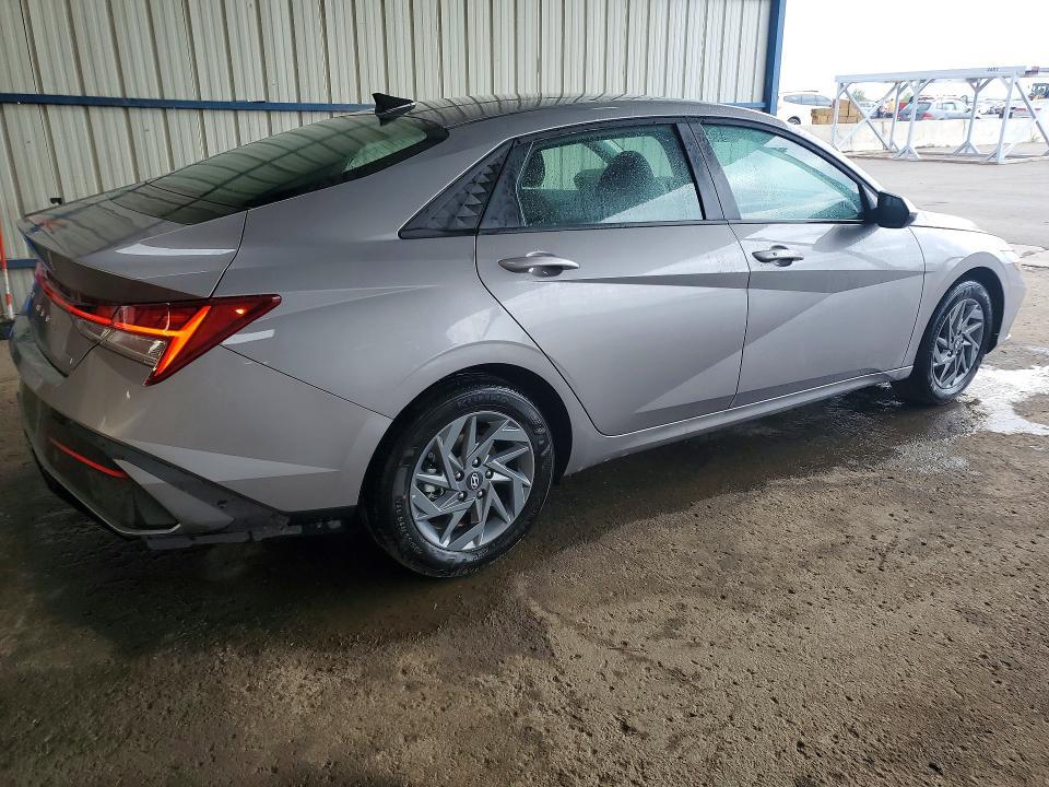 2026 HYUNDAI ELANTRA HYBRID BLUE — Фото 3 из 12