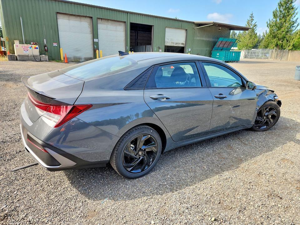 2026 HYUNDAI ELANTRA SEL SPORT — Фото 3 из 12