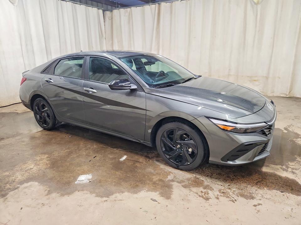 2026 HYUNDAI ELANTRA SEL SPORT — Фото 4 из 12