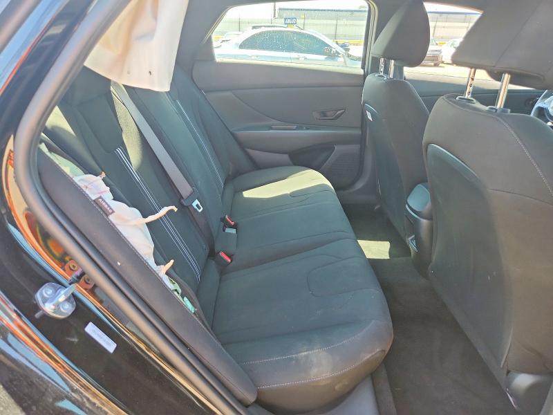 2026 HYUNDAI ELANTRA SEL SPORT — Фото 10 из 12
