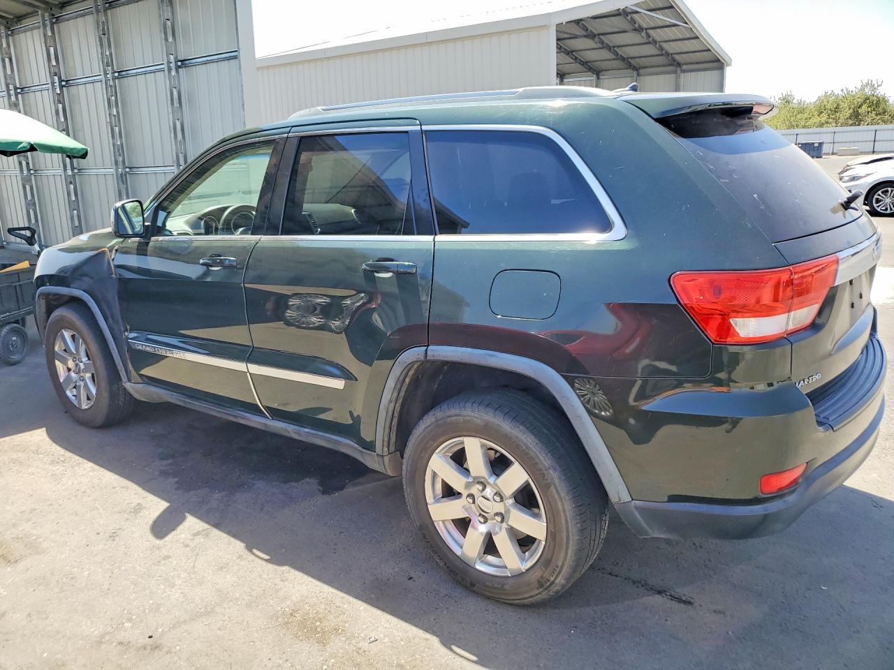 2011 JEEP GRAND CHEROKEE LAREDO — Фото 2 из 13