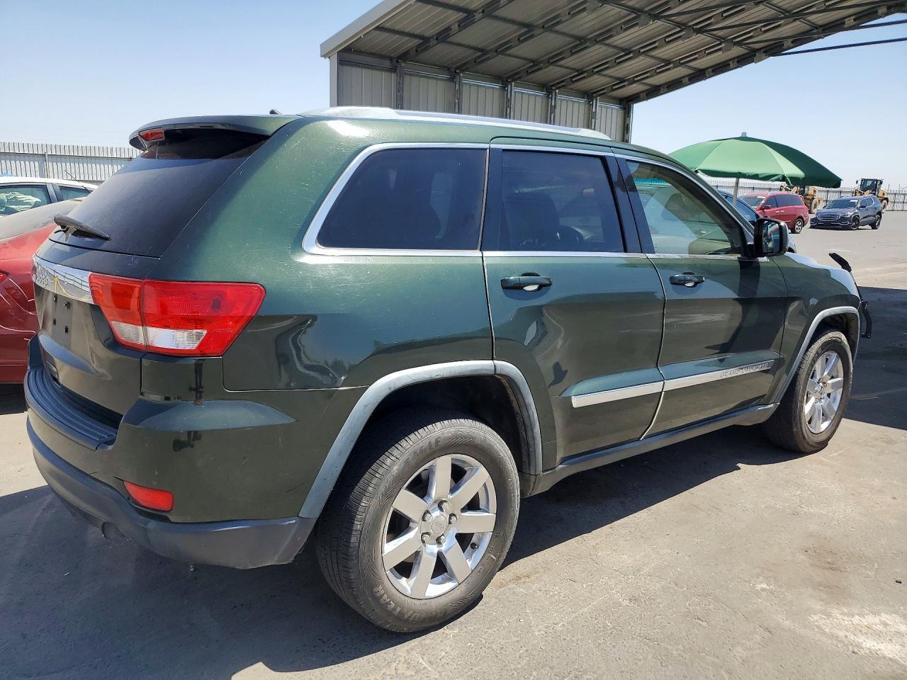 2011 JEEP GRAND CHEROKEE LAREDO — Фото 3 из 13