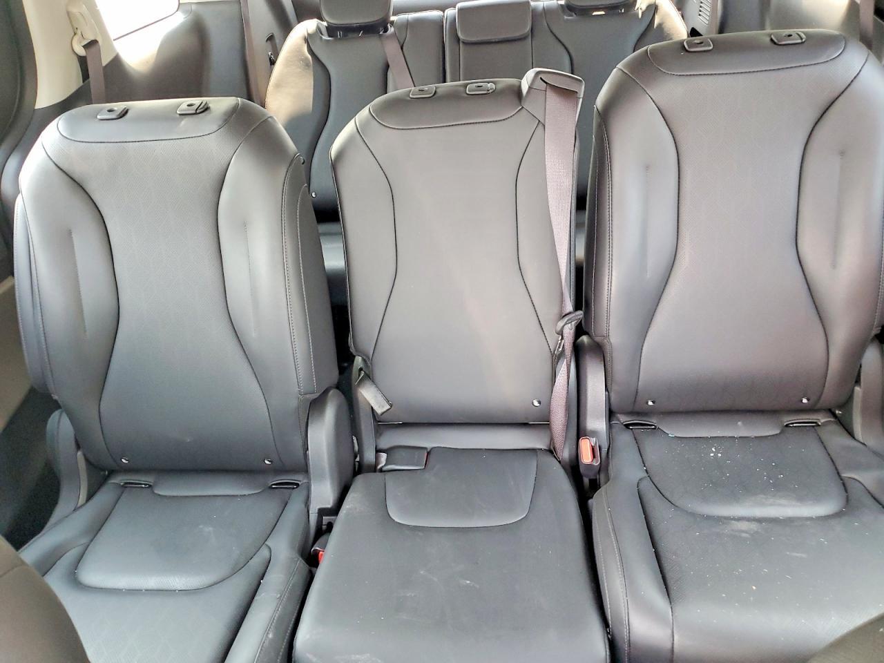2026 KIA CARNIVAL LXS — Фото 10 из 13