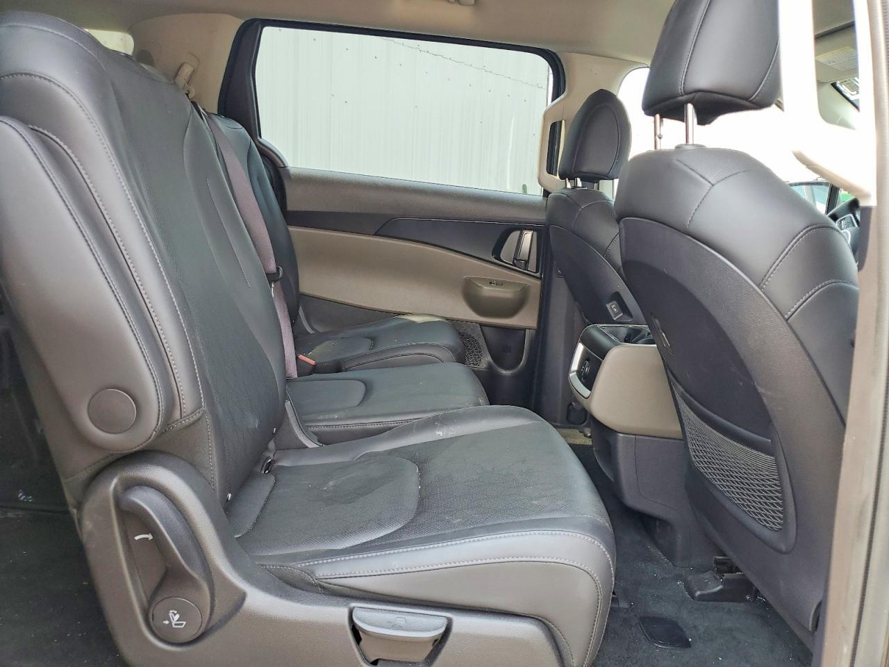2026 KIA CARNIVAL LXS — Фото 11 из 13