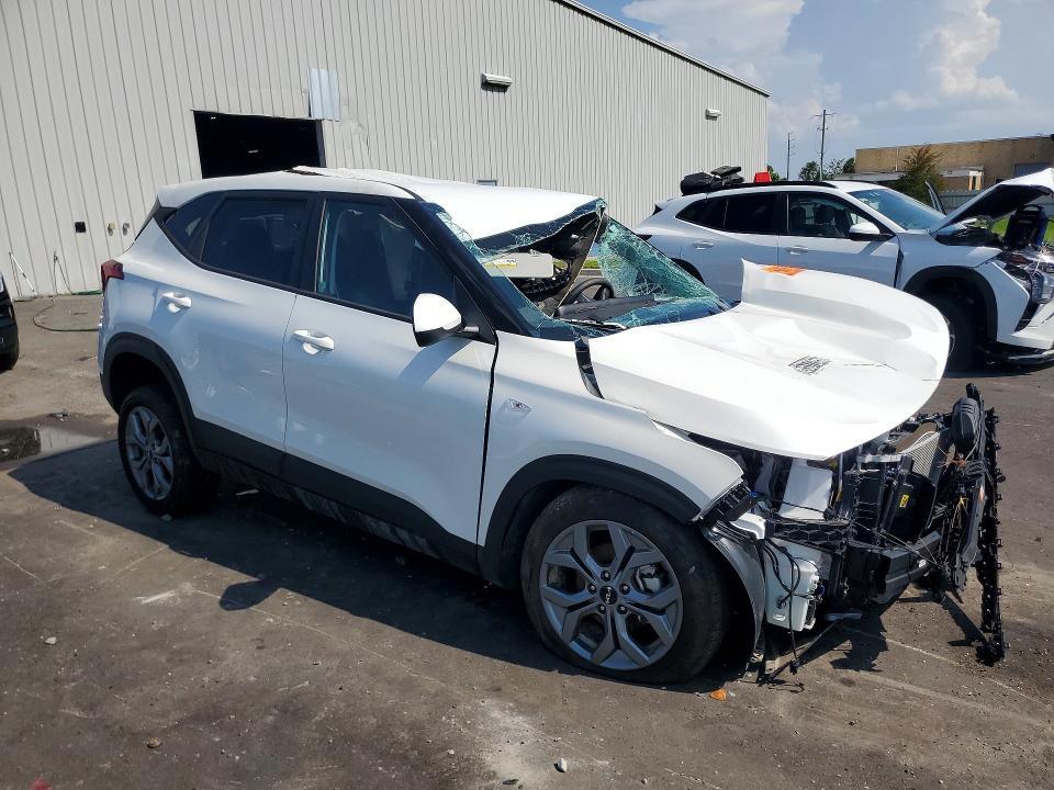 2026 KIA SELTOS LX — Фото 4 из 13